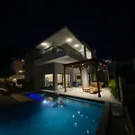 Villa Luxury Natali With Pool, Terrace And Sea View