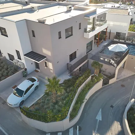 Villa Luxury Natali With Pool, Terrace And Sea View Split