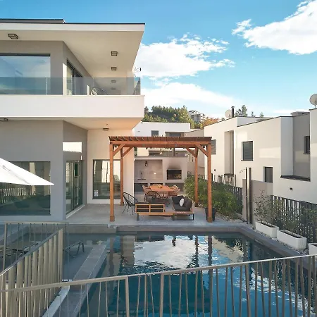 Luxury Sol Mate Villa