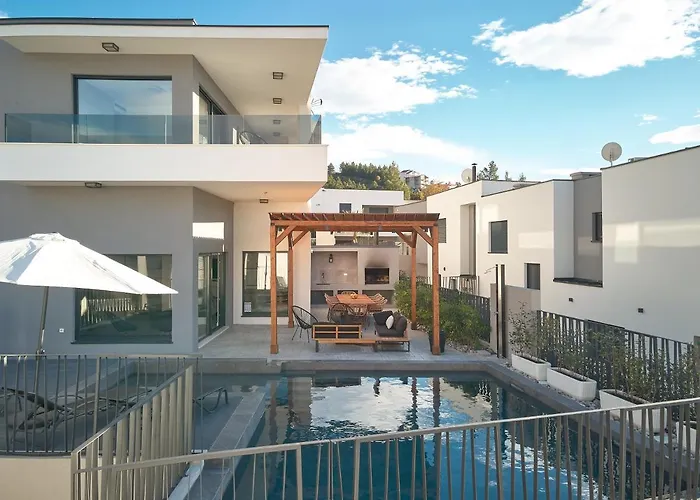 Luxury Sol Mate Villa